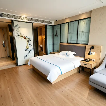 Lanli Lily Hotel (Yangchun Donghu)