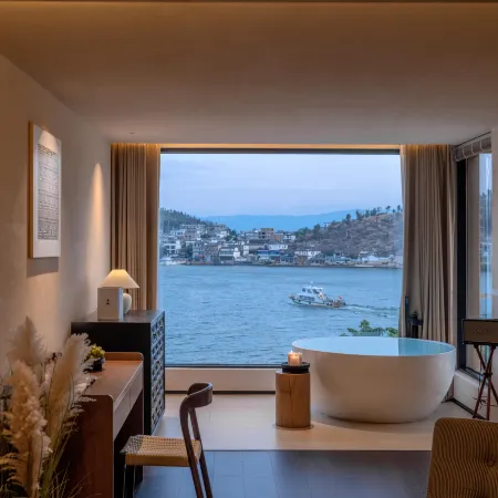Dali Mianhai · Shijiuzhou Seaview Homestay (Ideal Bang Branch)