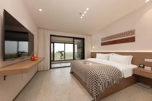 Floral Hotel · Bengbu Sanzhi Xiaolu Hotel - Mountain view