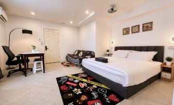 The White Den Sukhumvit 44