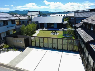LAKE villa CHITOSE Hotele w: 