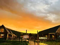 Adherent · Fire Fox | Mountain House Light Luxury Vacation Homestay (Kanas)