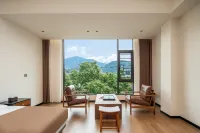 Fifth Season Boutique Homestay - parking