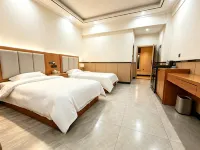 Lufeng  Hotel - parkir
