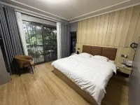 Muchuan Lingxigu Eco-friendly Homestay - parking