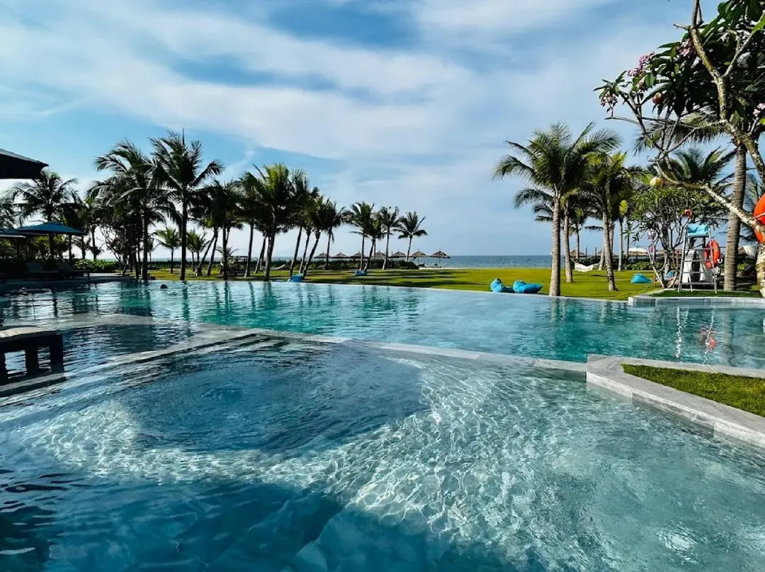 Mona Luxe Beachfront Resort Hoi An - 會安市