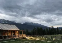huanhu shanzhuang - Inns