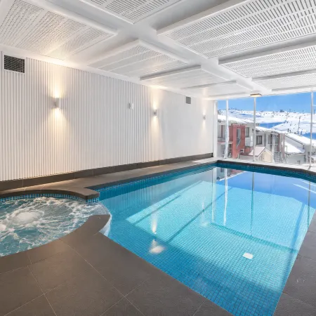 Hotham Central Ski Out Studio w/ pool, spa & sauna