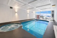 Hotham Central Ski Out Studio w/ pool, spa & sauna - Uima-altaat
