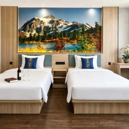 䔎8 Hotel
