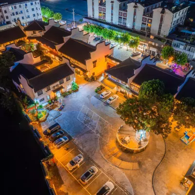 Moshang Qingya| Jiangnan Huipai Courtyard·Chinese Aesthetic Parent-Child Resort Hotel Hotels near Wuzhen East Gate Scenic Area