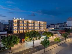 Ji Hotel (Wuxi Taihu Yuantouzhu Scenic Area Hubin Commercial Street)