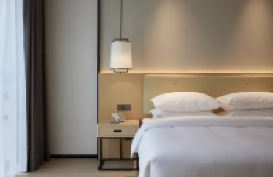 Minghui Yilan (Huanghe University of Science and Technology South Third Ring Road Subway Station)