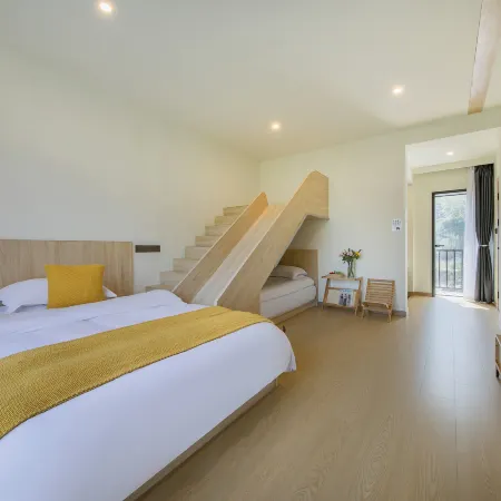 Yue Shan Yunshang · Anji Yunshang Caoyuan Tent Boutique Stay (Xiongmao Buluo Tanxian Leyuan)