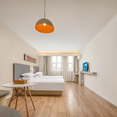 Huating Hotel (Chongqing Shiqiaopu Branch) Hotels near Jiu Longpo