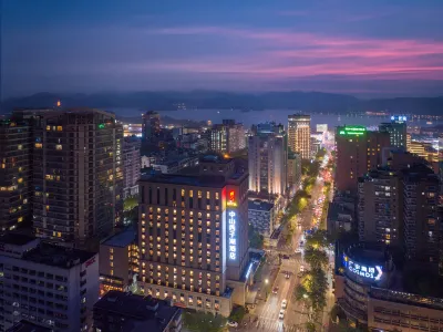 Zhongshan West Lake Hotel Hangzhou Hotel dekat Zhejiang Traffic Party School