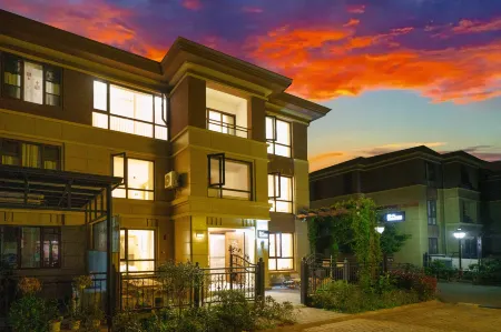 Meeting Holiday Homestay