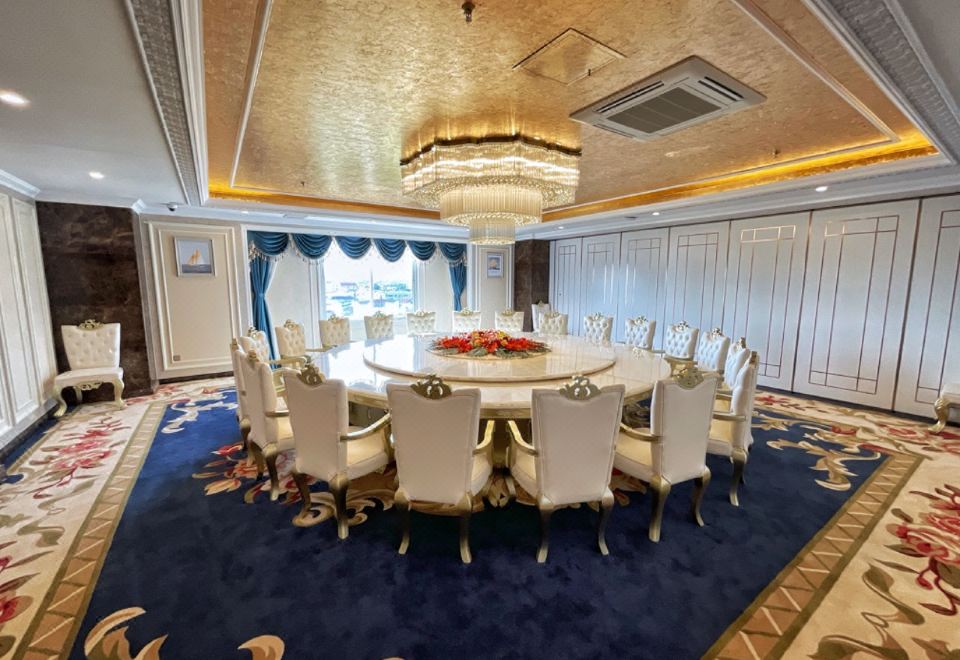 2. ST 호텔 왓타..