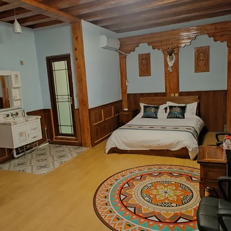 Batang Xiangjuge Hot Spring Homestay