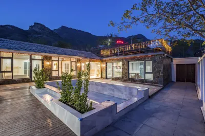 Floral Hotel· Beijing Changliushui No.1 Courtyard Hotel Kwan-yin Songzi 주변 호텔