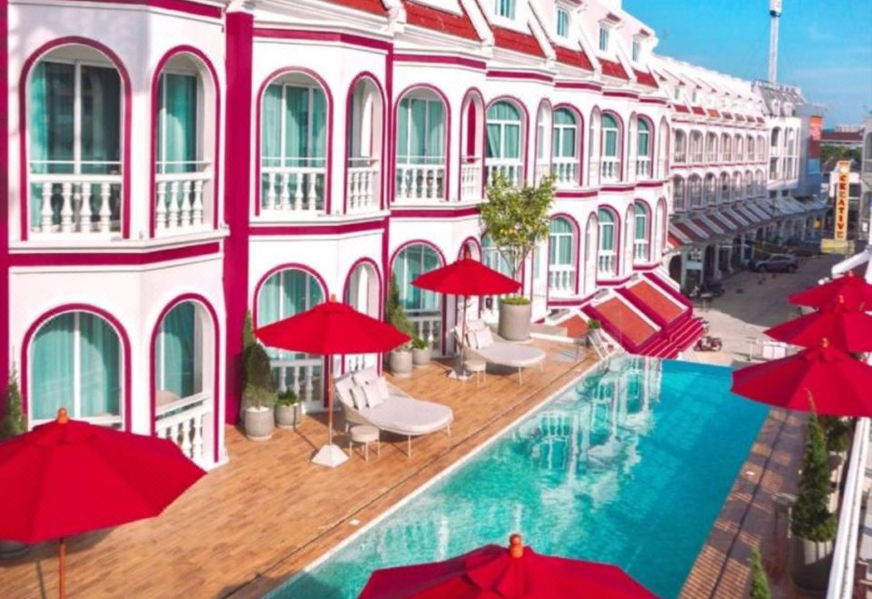 4. 푸껫 센터 호텔..