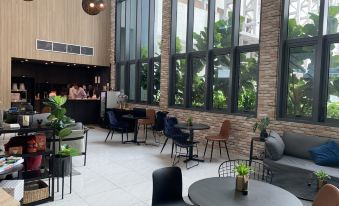 3. The Luxe..