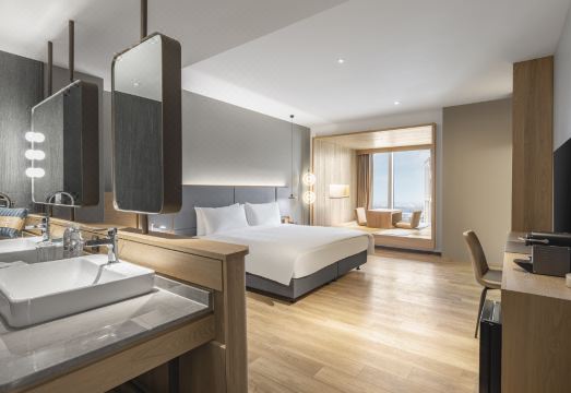 5. 타이 어반 리조..