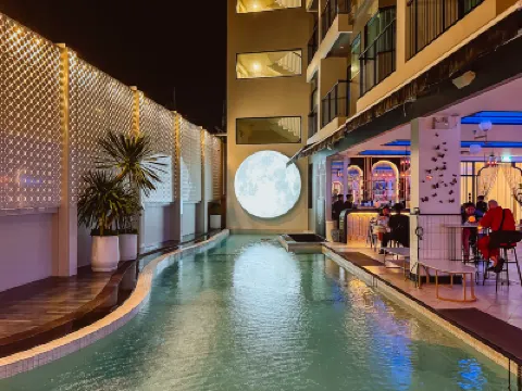 Ratri Hotel Phuket Old Town Hotels near Rang Hill