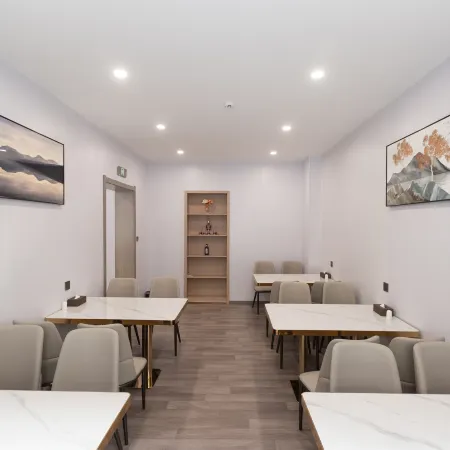 Homeinn Fairyland Shangpin Hotel (Heihe Central Pedestrian Street)