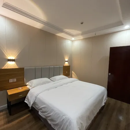 Haicheng Business Hotel