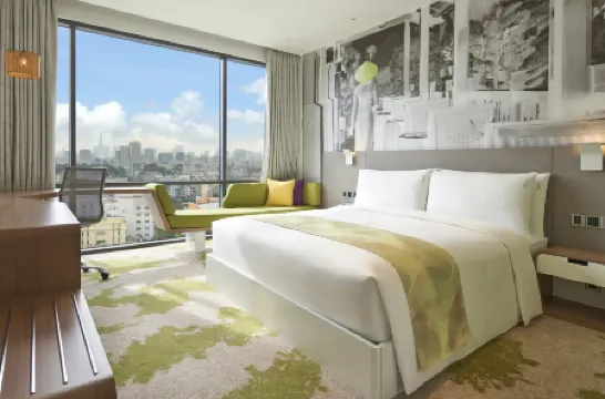 Holiday Inn & Suites Saigon Airport Отели рядом с Аэропорт Таншоннят
