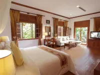 Sokhalay Angkor Villa Resort Hotels near សួន បៃតងអង្គរ