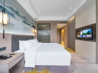 Ruijing Hotel (Wuhan Guiyuan Temple Zhongjiacun Subway Station Store) Hotels near Guiyuan Temple