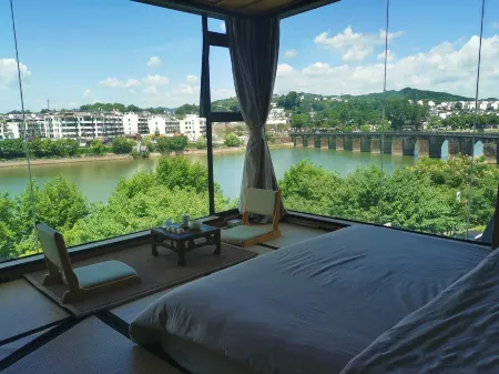 Floral Hotel·Qifeng Love Letter Hotel (Huangshan Jixian Huizhou Ancient City Branch) Отели рядом с достопримечательностью «Zheng's Ancestral House of She County»