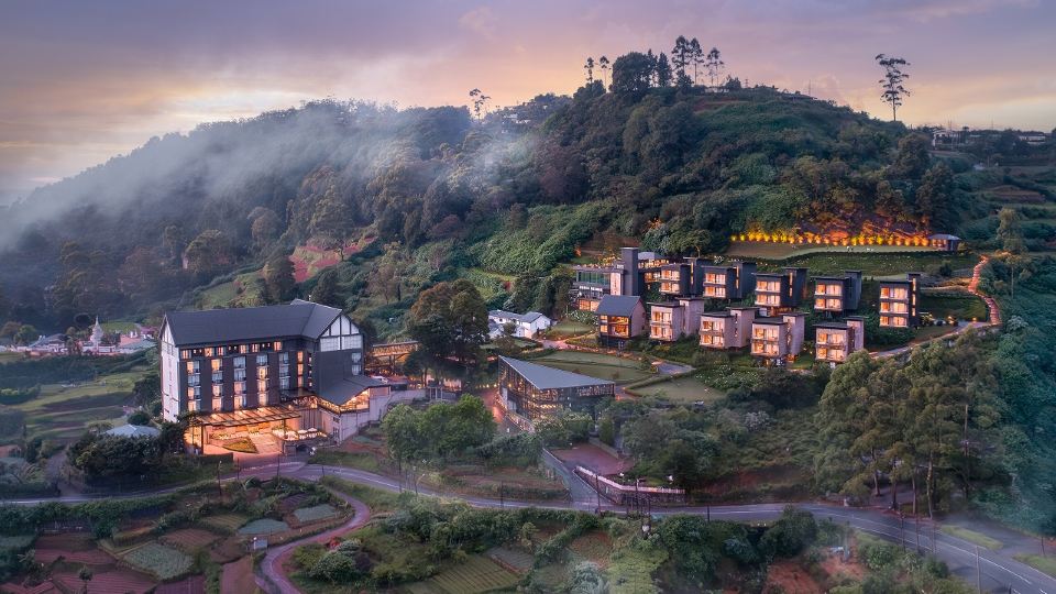 The Golden Ridge Hotel