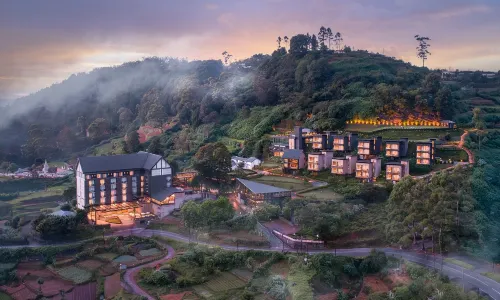 The Golden Ridge Hotel