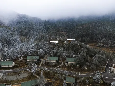 Jilan · Qingzhuyunqi Отели в г. Гуйдун