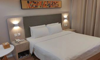 HanTing Hotel (Shenyang Liming Square Subway Station)