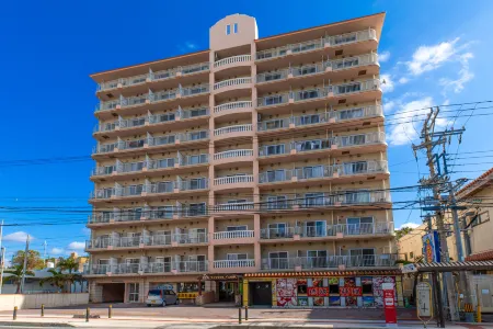 Onnason Prince Plage 1003 Отели рядом с достопримечательностью «National Institute of Information and Communications Technology Okinawa Electromagnetic Wave Technol»