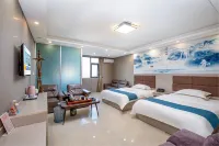 Xinmi Golden Triangle Business Hotel (Zhongqiang Light Year City Plaza)