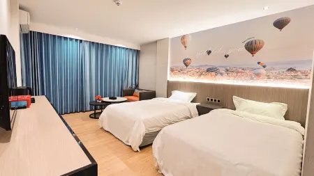 Rongyue Resort Hotel (Zhuhai Gongbei Port Fuhuali Branch)
