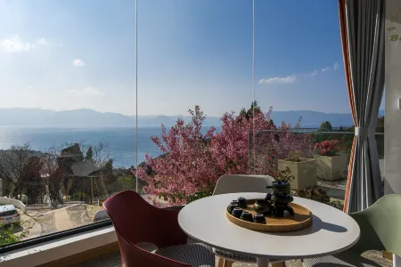 Fuxian Lake Tangsu Hot Spring Club