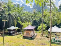 Amornkeeree Khao Sok Camping Hotels in Phanom