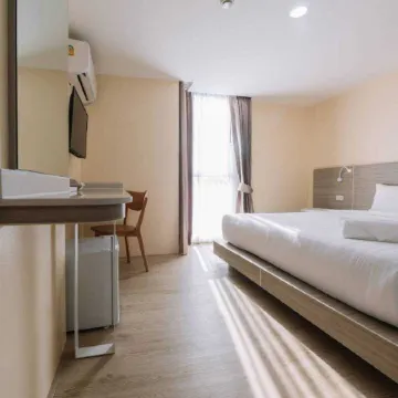 One Budget Hotel Chiangrai Phahonyothin Отели рядом с достопримечательностью «Парк развлечений Singha Park»
