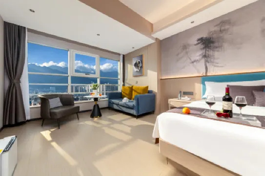 Da Guan Hotel (Dali Erhai Park High-speed Railway Station Branch)