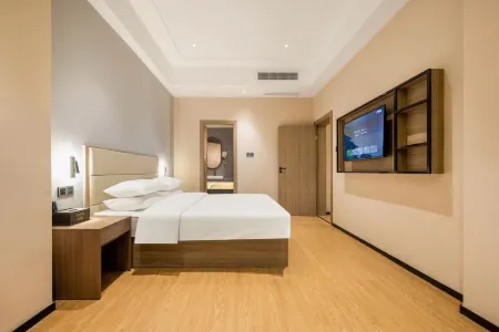 Yayue Hotel (Yulin Rongxian Railway Station Branch) Отели рядом с достопримечательностью «Zhenwu Tower»