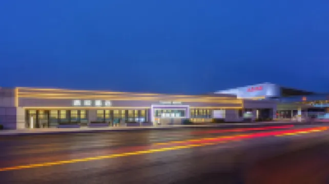 Tuyue Hotel (Dalian North Railway Station)