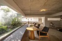 Meet Hefengting·Jianshan | Natural Ore Hot Spring Holiday Villa Scenic Hotel