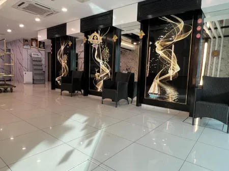 Venus Boutique Hotel Отели рядом с достопримечательностью «Dataran Pahlawan Melake Megamall»