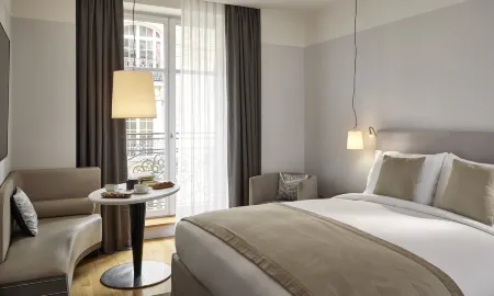 Sofitel Paris Arc de Triomphe Отели рядом с достопримечательностью «Place de la Porte Maillot»